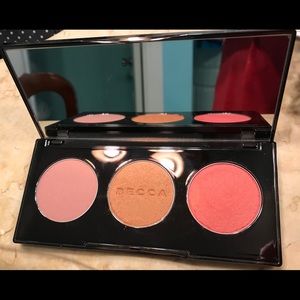 Becca Brushed With Light Pallete